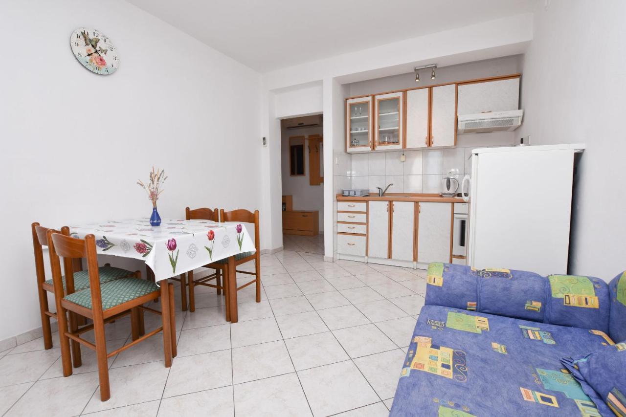 Apartments And Room Kiko Primošten Exterior foto