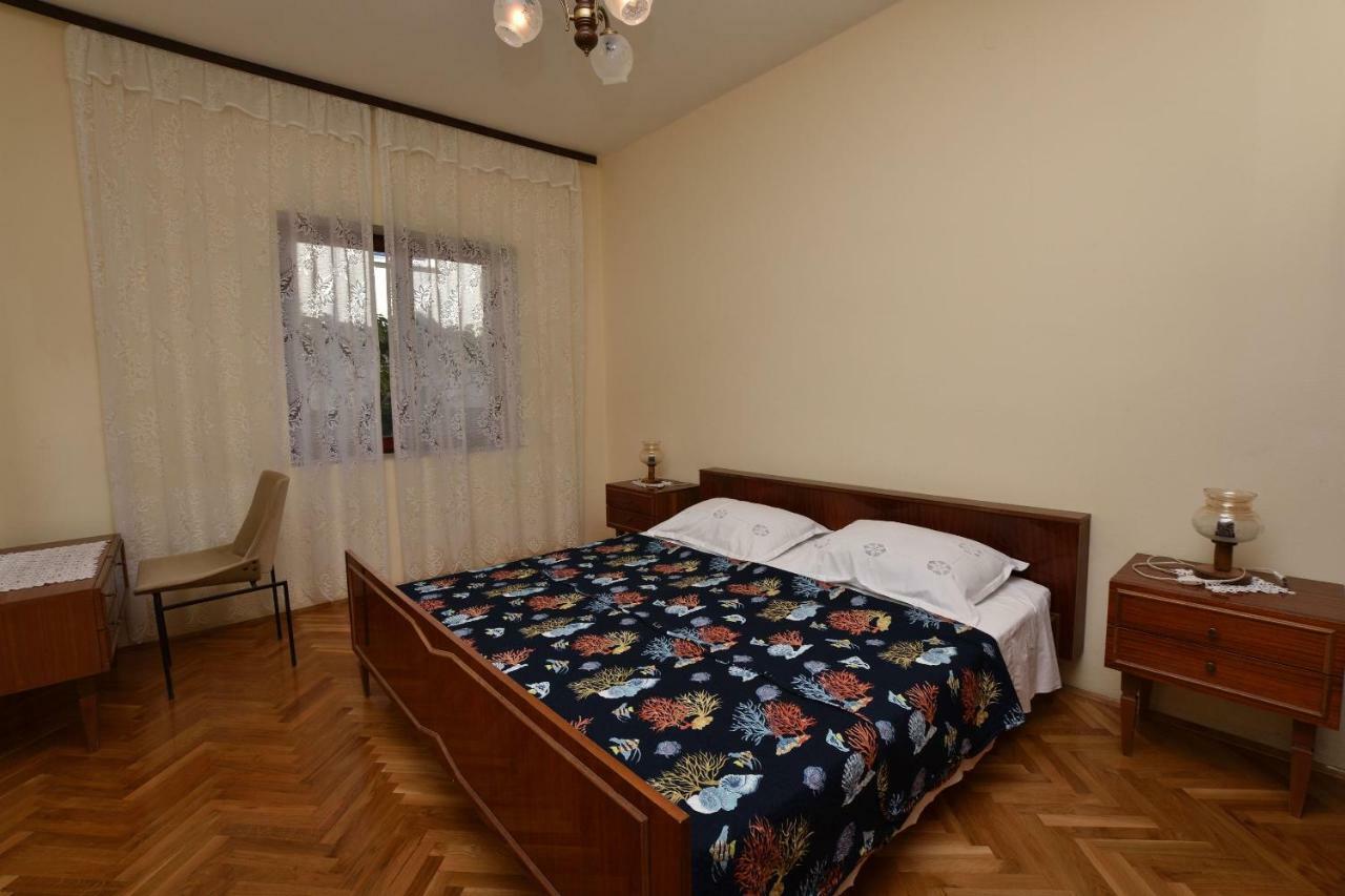 Apartments And Room Kiko Primošten Exterior foto