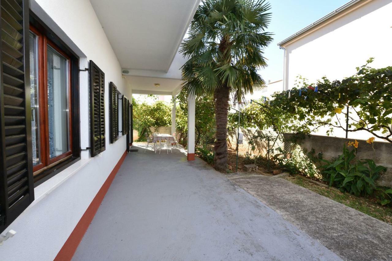 Apartments And Room Kiko Primošten Exterior foto